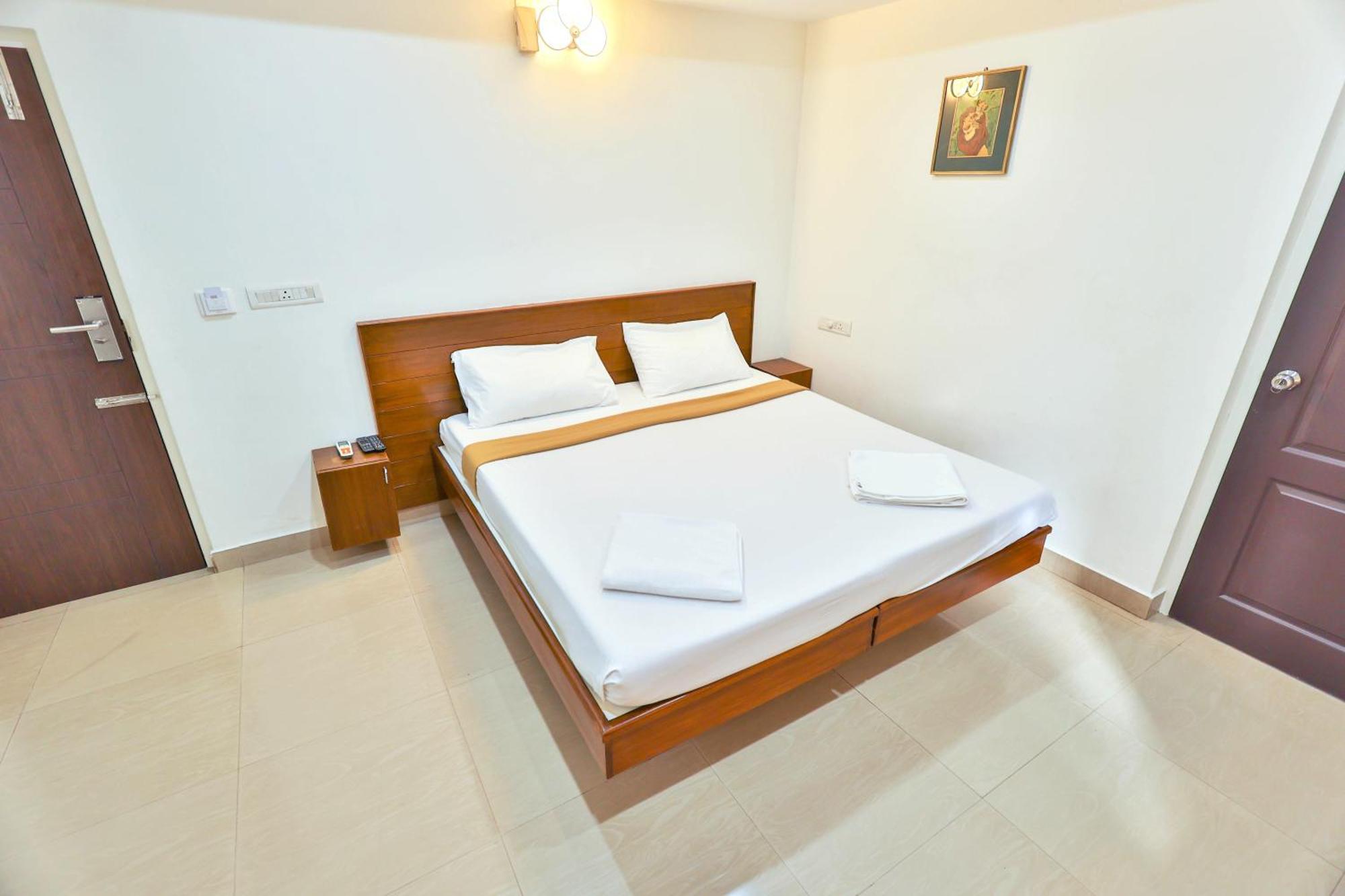 Hotel Golden Bliss Puduccseri Kültér fotó