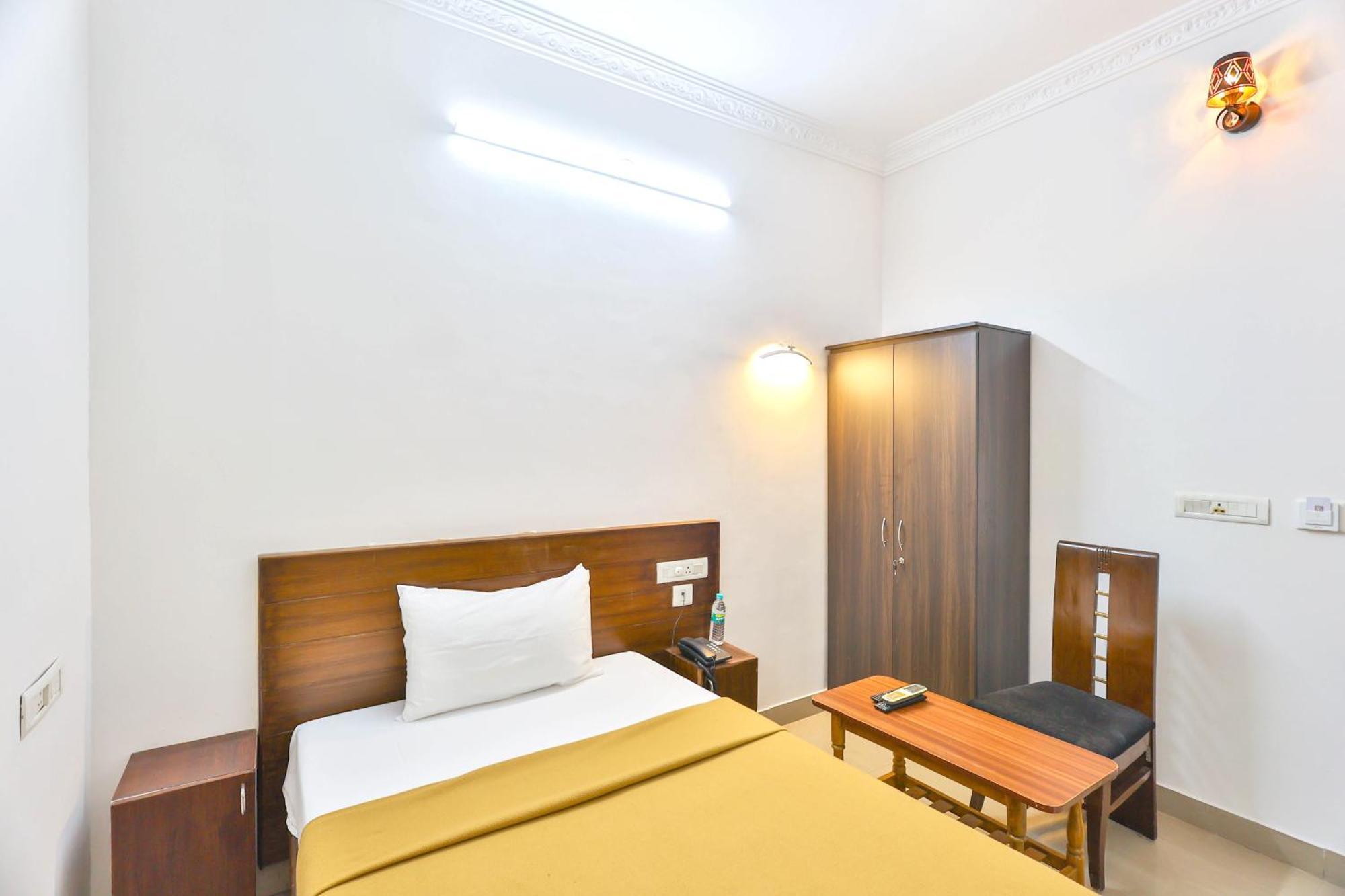 Hotel Golden Bliss Puduccseri Kültér fotó